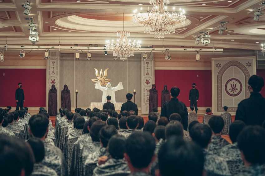 Плеер Святая ночь: Охотник на демонов